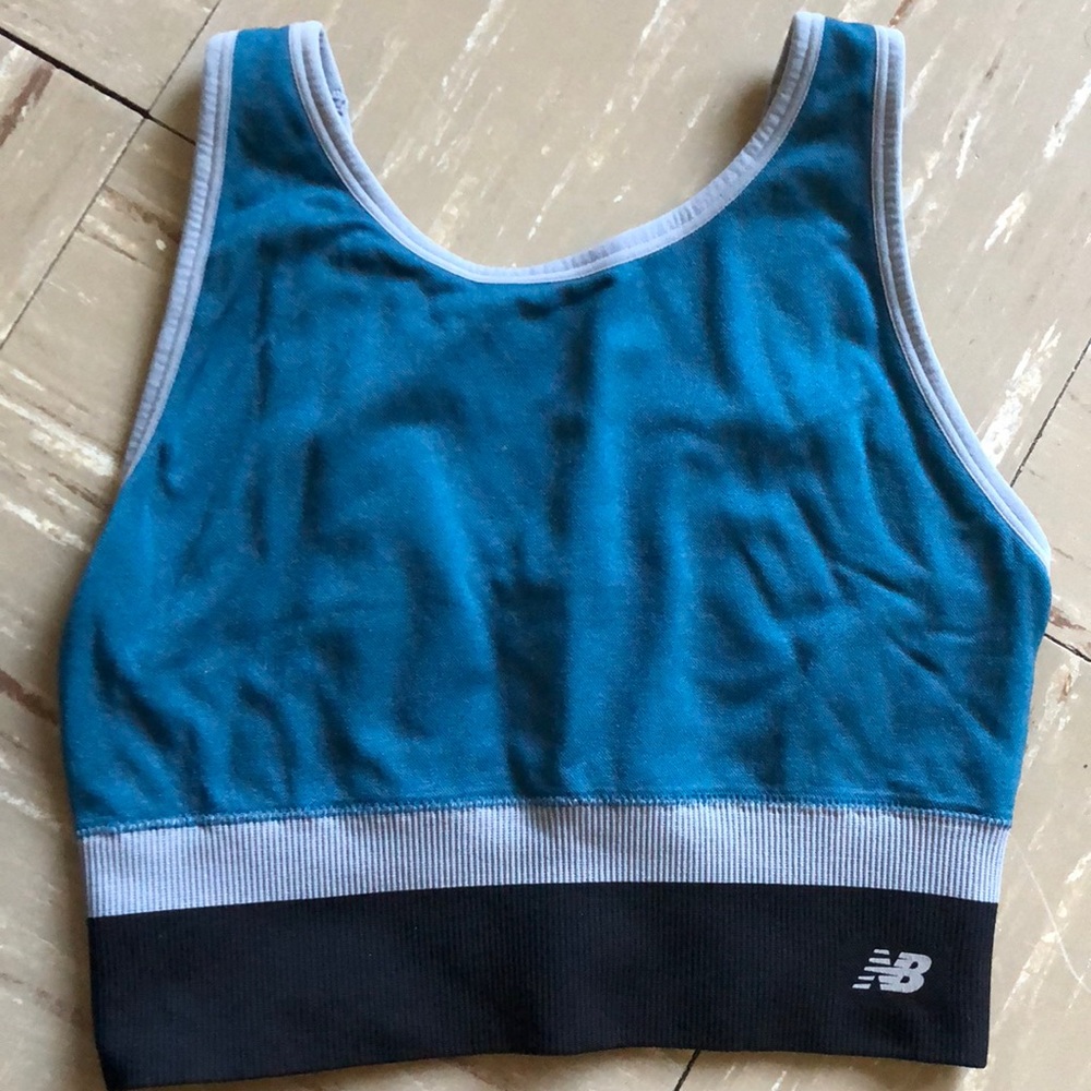 NB active top.